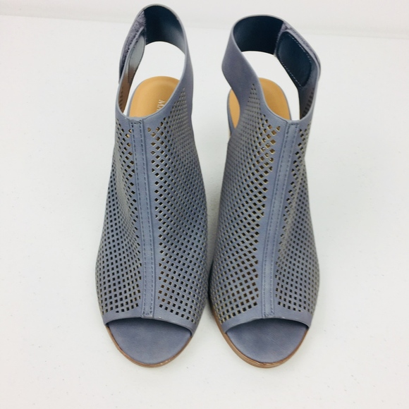 Marcorepublic Chunky Stacked Heel Ankle Bootie - Picture 3 of 8